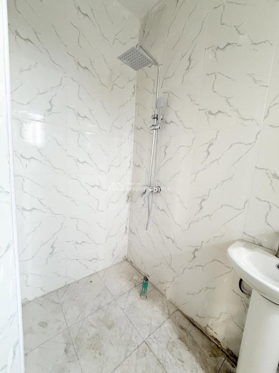 Contemporary 3 Bedroom Apartment with Bq, Chevron, Lekki, Lagos, Block of Flats for Sale