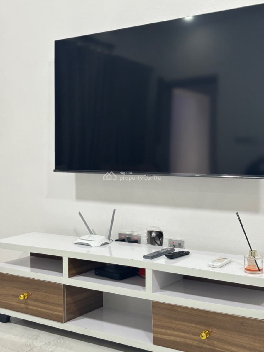 Nice 2 Bedroom Apartment with a Pool and Gym, Ikota, Lekki, Lagos, Flat / Apartment Short Let