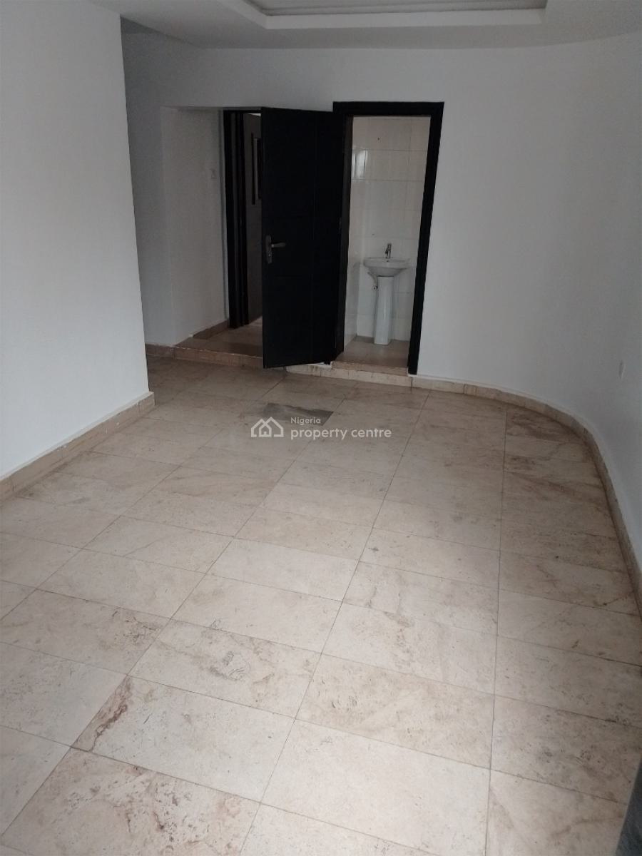 Standard and Well Maintained 2 Bedroom Flat with Balcony, U3 Estate, Lekki Phase 1, Lekki, Lagos, Flat / Apartment for Rent