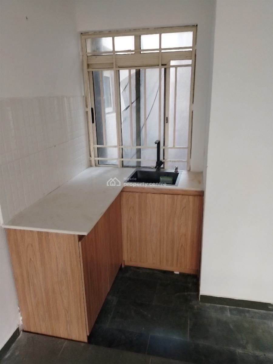 Executive Serviced Well Maintained Mini Flat, Off Ramal, Lekki Phase 1, Lekki, Lagos, Flat / Apartment for Rent