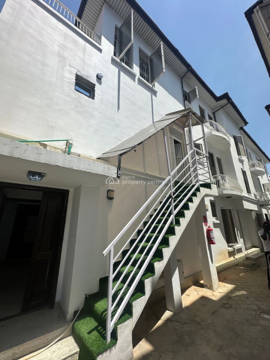Spacious Well Maintained 2-bedroom Apartment, Lekki Phase 1, Lekki, Lagos, Flat / Apartment for Rent