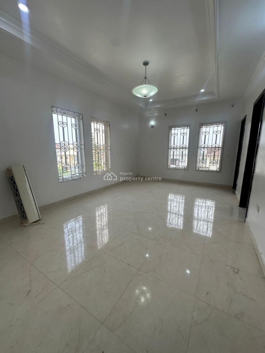 Spacious Well Maintained 2-bedroom Apartment, Lekki Phase 1, Lekki, Lagos, Flat / Apartment for Rent