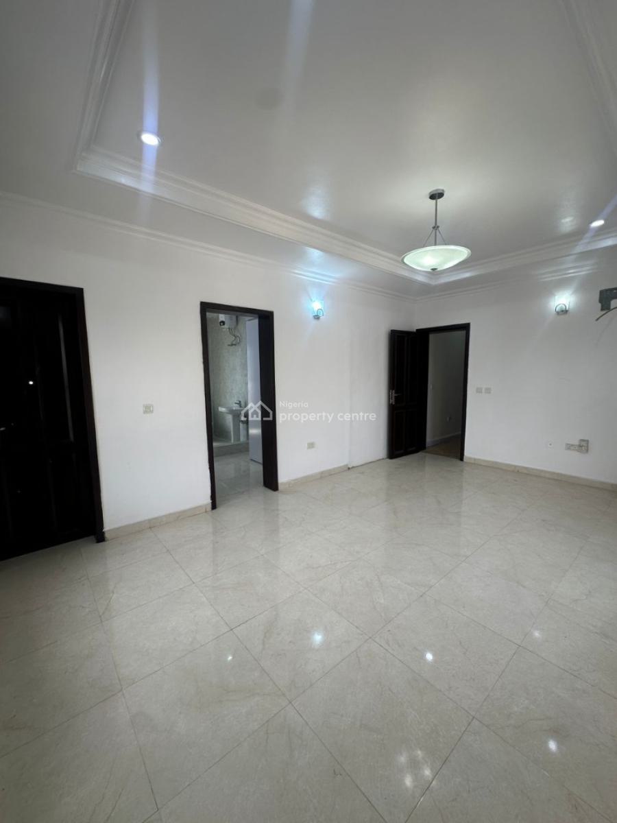 Spacious Well Maintained 2-bedroom Apartment, Lekki Phase 1, Lekki, Lagos, Flat / Apartment for Rent