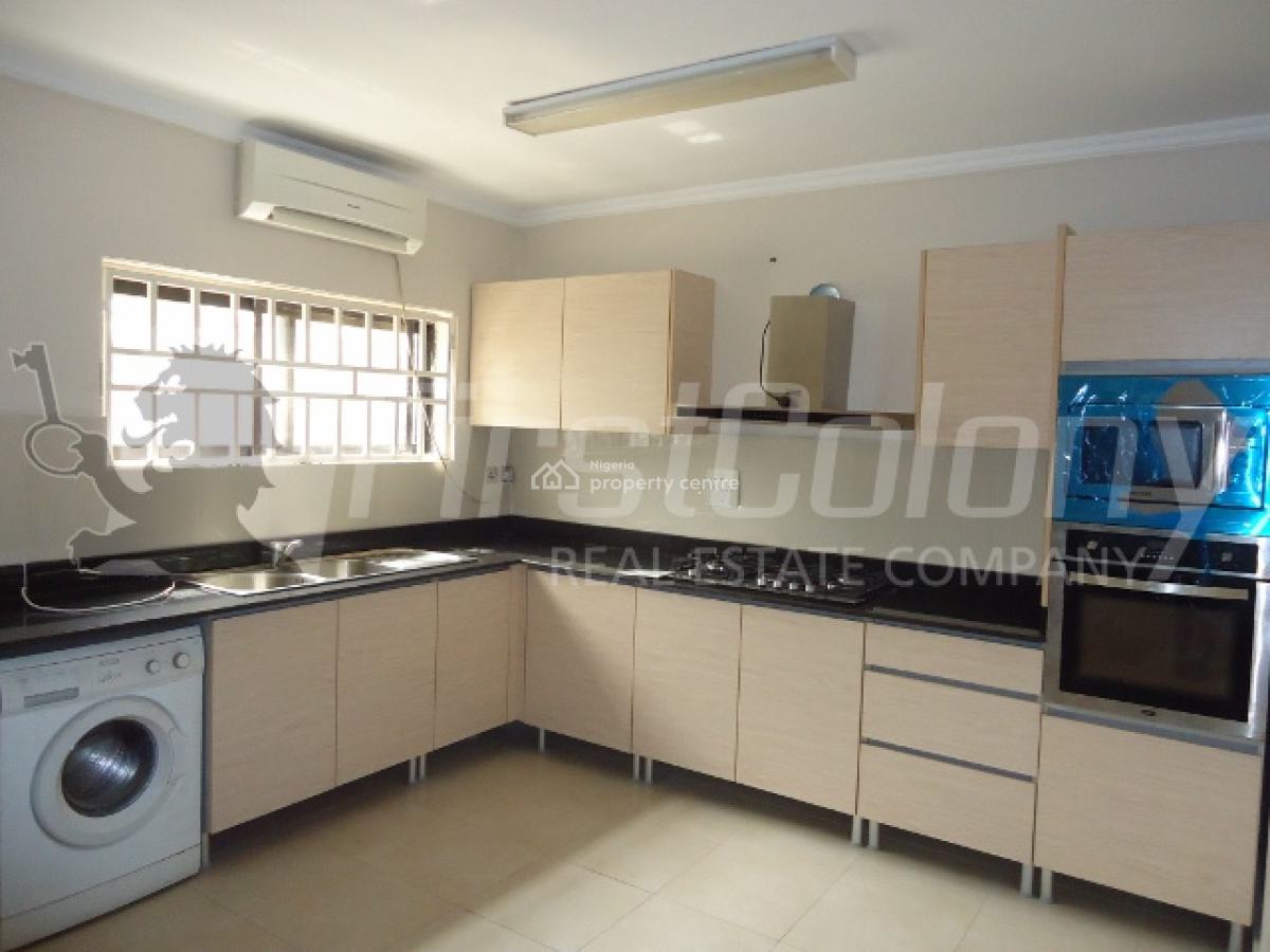 Well Maintained Ample 4 Bedroom Duplex with Excellent Facilities, Old Ikoyi, Ikoyi, Lagos, Terraced Duplex for Rent
