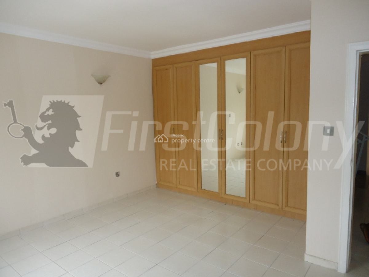 Well Maintained Ample 4 Bedroom Duplex with Excellent Facilities, Old Ikoyi, Ikoyi, Lagos, Terraced Duplex for Rent