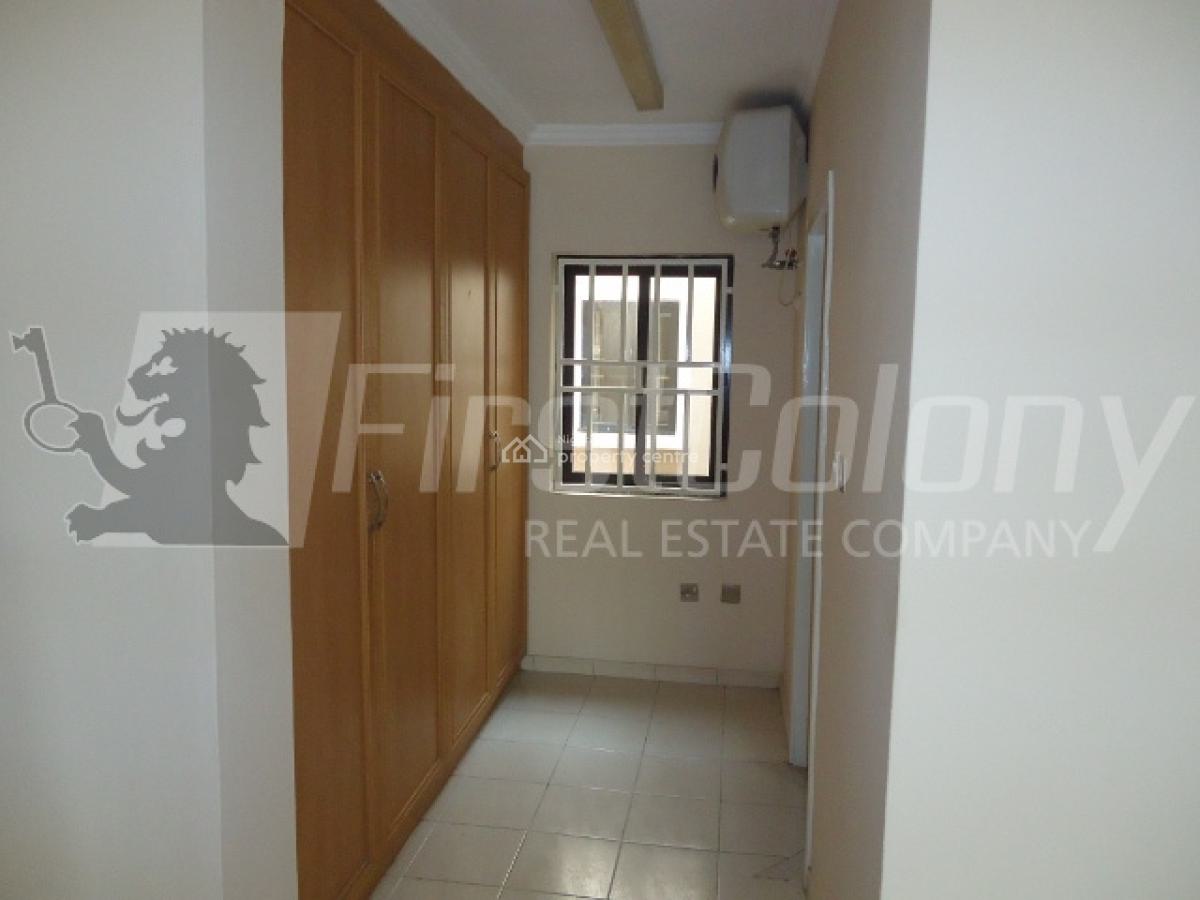 Well Maintained Ample 4 Bedroom Duplex with Excellent Facilities, Old Ikoyi, Ikoyi, Lagos, Terraced Duplex for Rent