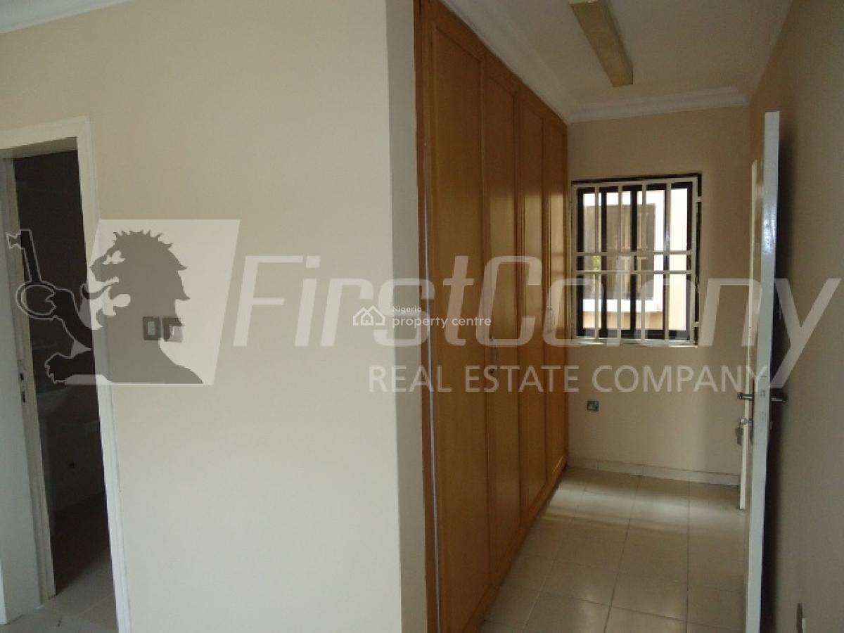 Well Maintained Ample 4 Bedroom Duplex with Excellent Facilities, Old Ikoyi, Ikoyi, Lagos, Terraced Duplex for Rent