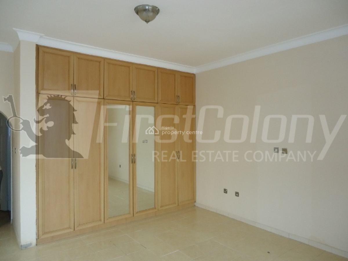 Well Maintained Ample 4 Bedroom Duplex with Excellent Facilities, Old Ikoyi, Ikoyi, Lagos, Terraced Duplex for Rent