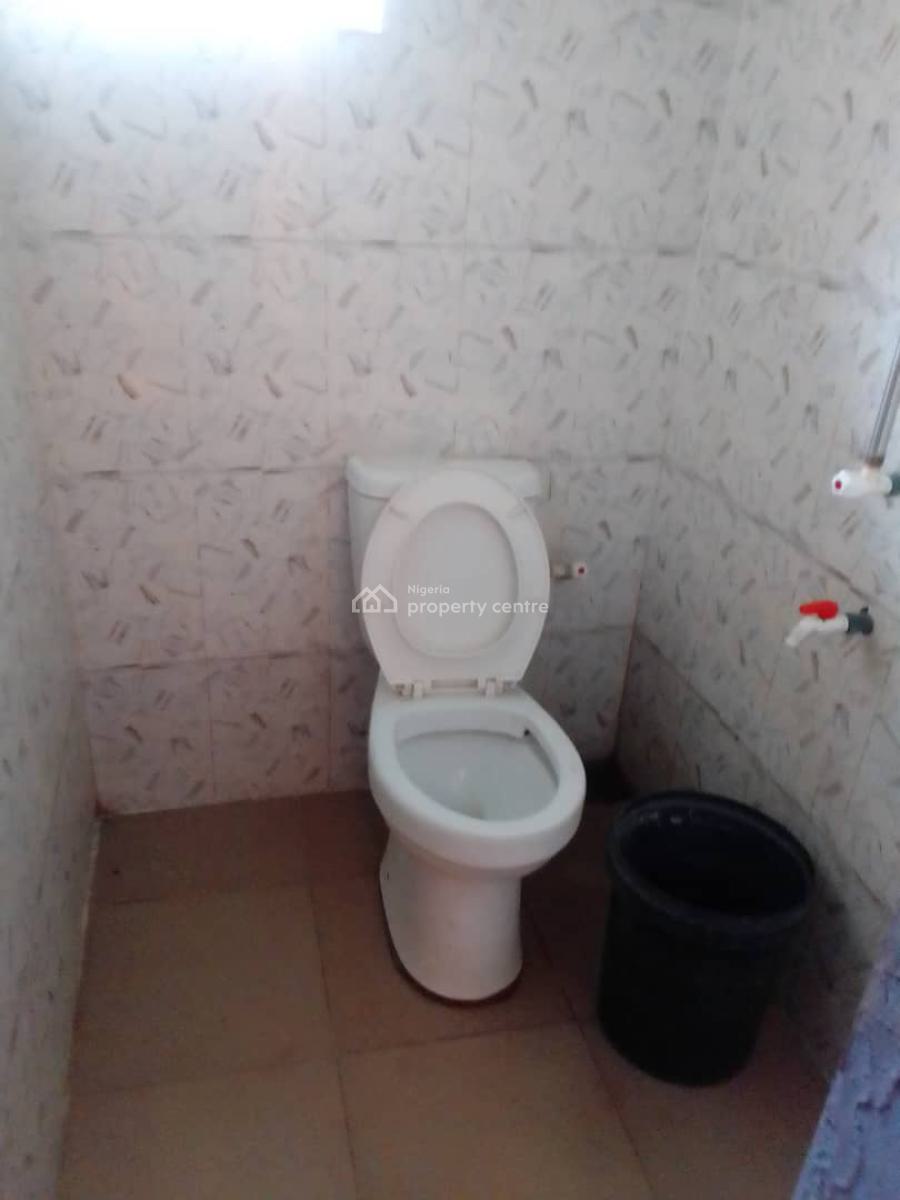 8rooms Modern Hotel with Swimming Pool, Itaoluo, Malato Estate, Ikorodu, Lagos, Hotel / Guest House for Sale