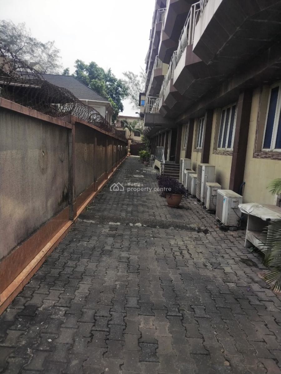 3-star Hotel for Lease, Onipanu, Behind Conoil, Off Ikorodu Road, Palmgrove, Ilupeju, Lagos, Hotel / Guest House for Rent
