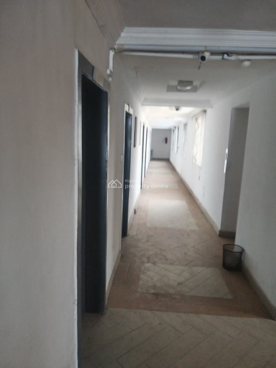 3-star Hotel for Lease, Onipanu, Behind Conoil, Off Ikorodu Road, Palmgrove, Ilupeju, Lagos, Hotel / Guest House for Rent
