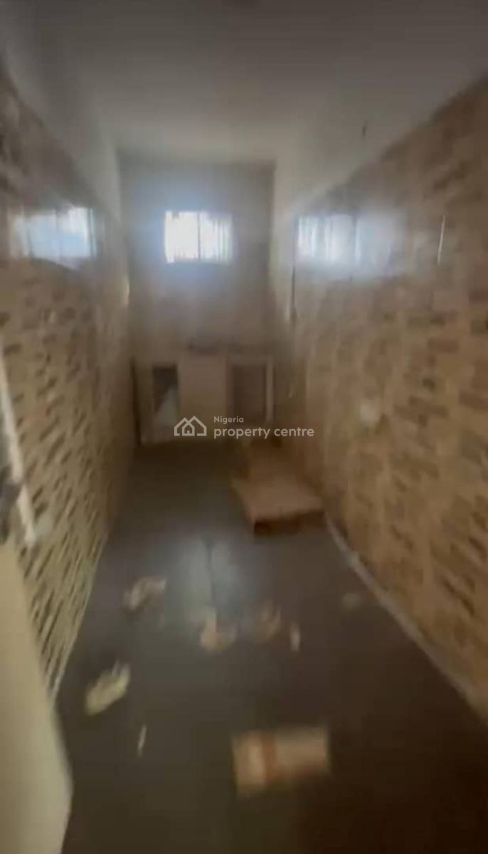 Lovely 3bedroom Flat, Primate Adejobi Crescent, Aladura Estate, Anthony, Maryland, Lagos, Flat / Apartment for Rent