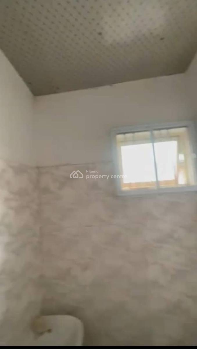 Lovely 3bedroom Flat, Primate Adejobi Crescent, Aladura Estate, Anthony, Maryland, Lagos, Flat / Apartment for Rent