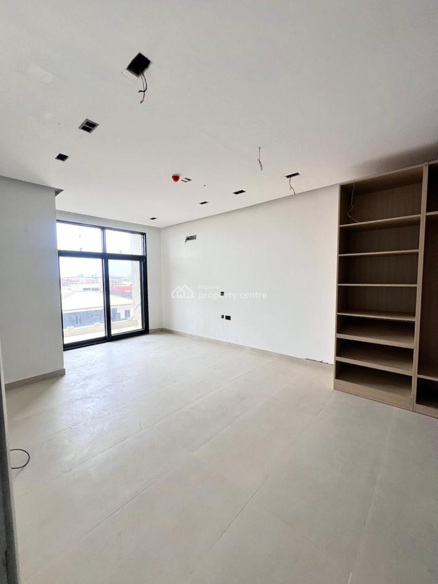 Lovely  3-bedroom Apartment with Bq, Elevator, Rooftop Terrace,rooftop, Lekki Phase 1, Lekki, Lagos, Block of Flats for Sale