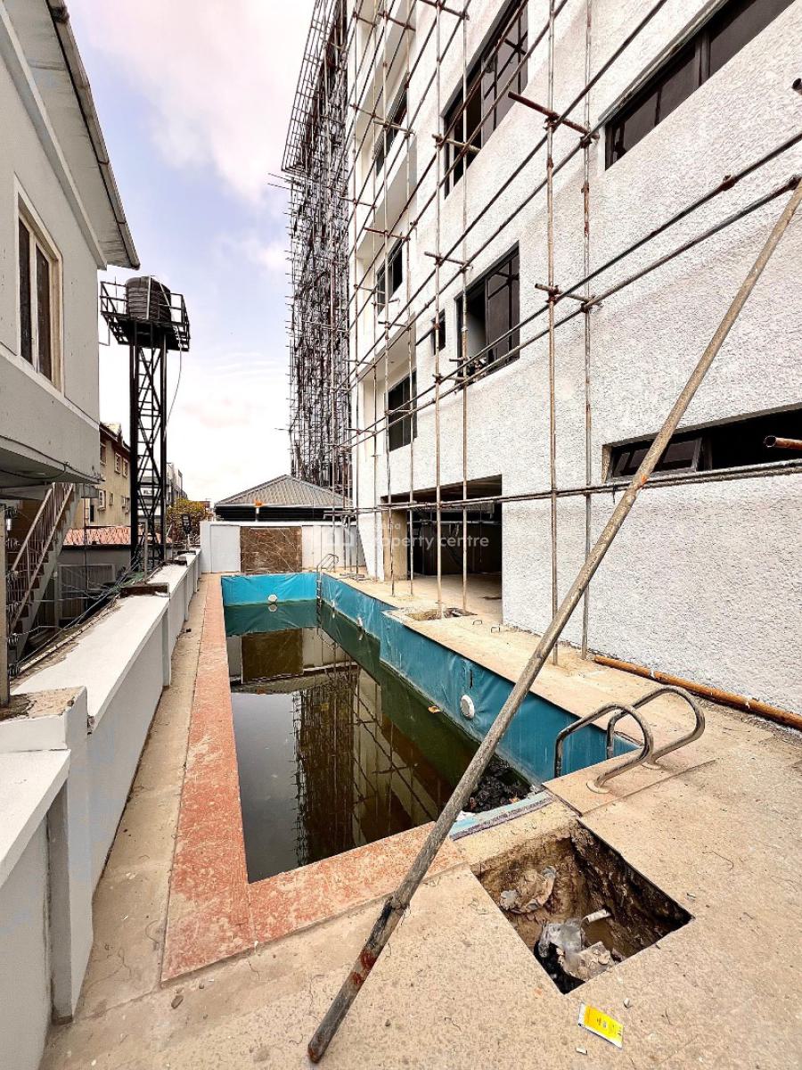 Luxury 4-bedroom Penthouse with Staff Quarters, Elevator, Cinema, Lekki Phase 1, Lekki, Lagos, Block of Flats for Sale