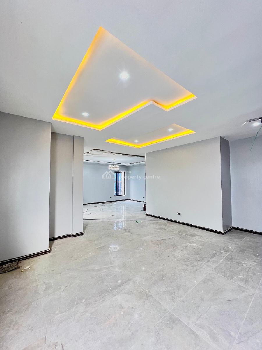 Spacious 5-bedroom Penthouse with Staff Quarters, Elevator, Cinema, Lekki Phase 1, Lekki, Lagos, Block of Flats for Sale