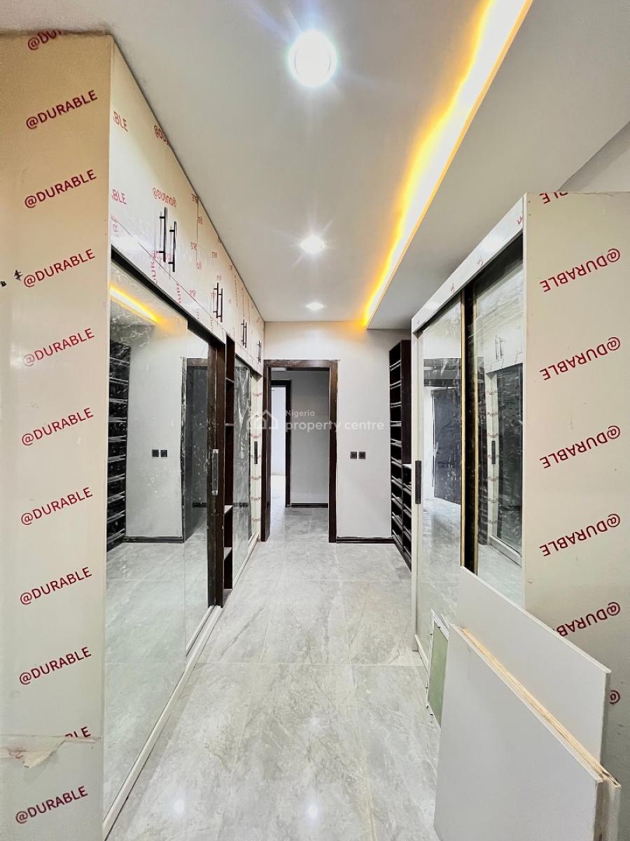 Spacious 5-bedroom Penthouse with Staff Quarters, Elevator, Cinema, Lekki Phase 1, Lekki, Lagos, Block of Flats for Sale