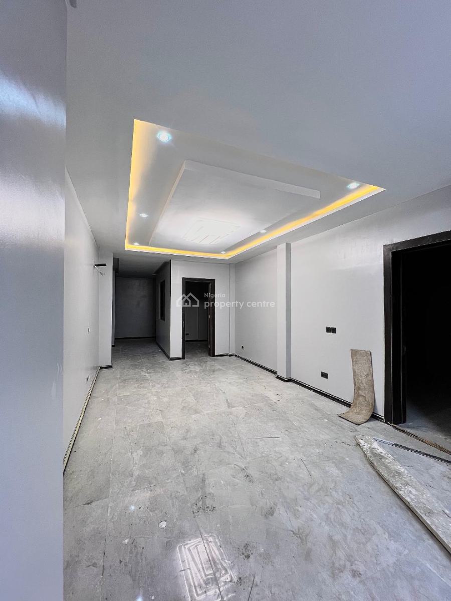 Spacious 5-bedroom Penthouse with Staff Quarters, Elevator, Cinema, Lekki Phase 1, Lekki, Lagos, Block of Flats for Sale