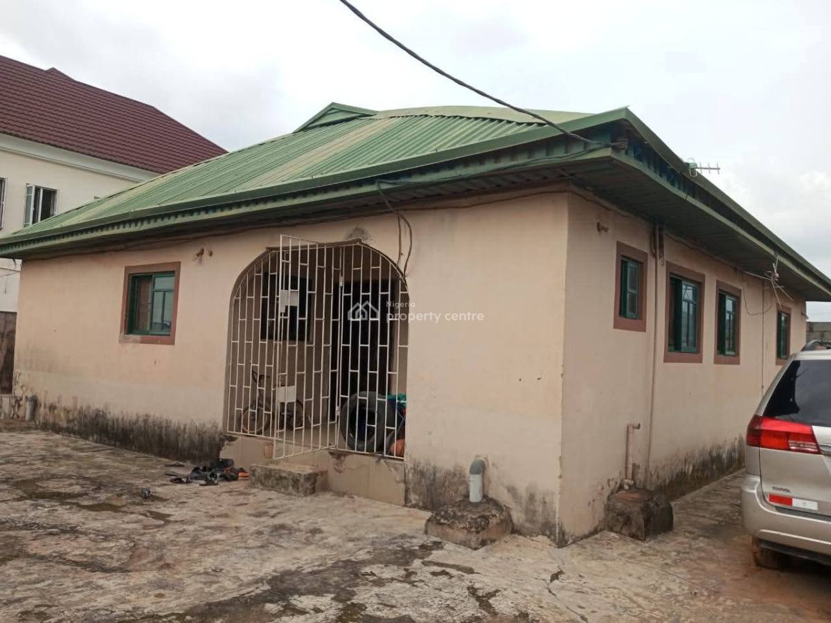3 Units of 2 Bedrooms, Eruwen Off Awolowo Road, Ikorodu, Lagos, Block of Flats for Sale