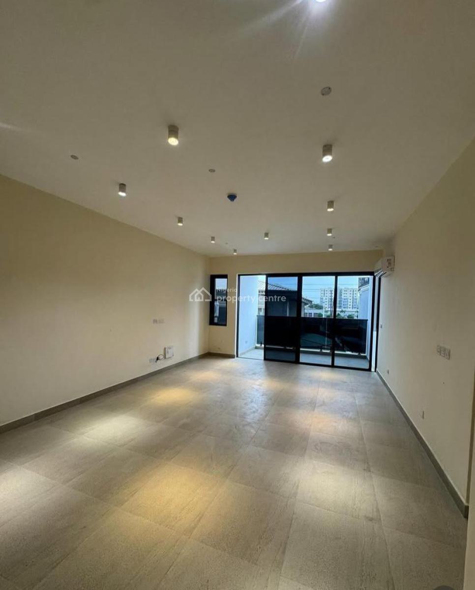 Exquisitely Detailed 2/3 Bedroom with Pool & Elevator, Lekki Phase 1, Lekki, Lagos, Flat / Apartment for Rent