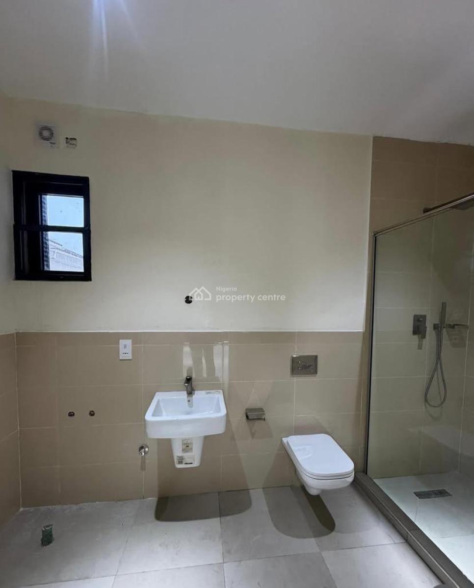 Exquisitely Detailed 2/3 Bedroom with Pool & Elevator, Lekki Phase 1, Lekki, Lagos, Flat / Apartment for Rent