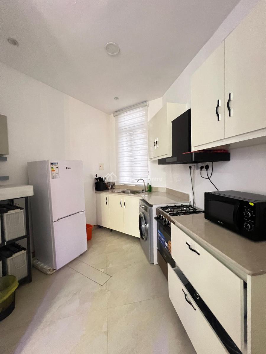 Luxurious Well Furnished 2 Bedroom Apartment with Pool & 24/7 Light, Lekki Phase 1, Lekki, Lagos, Flat / Apartment for Rent