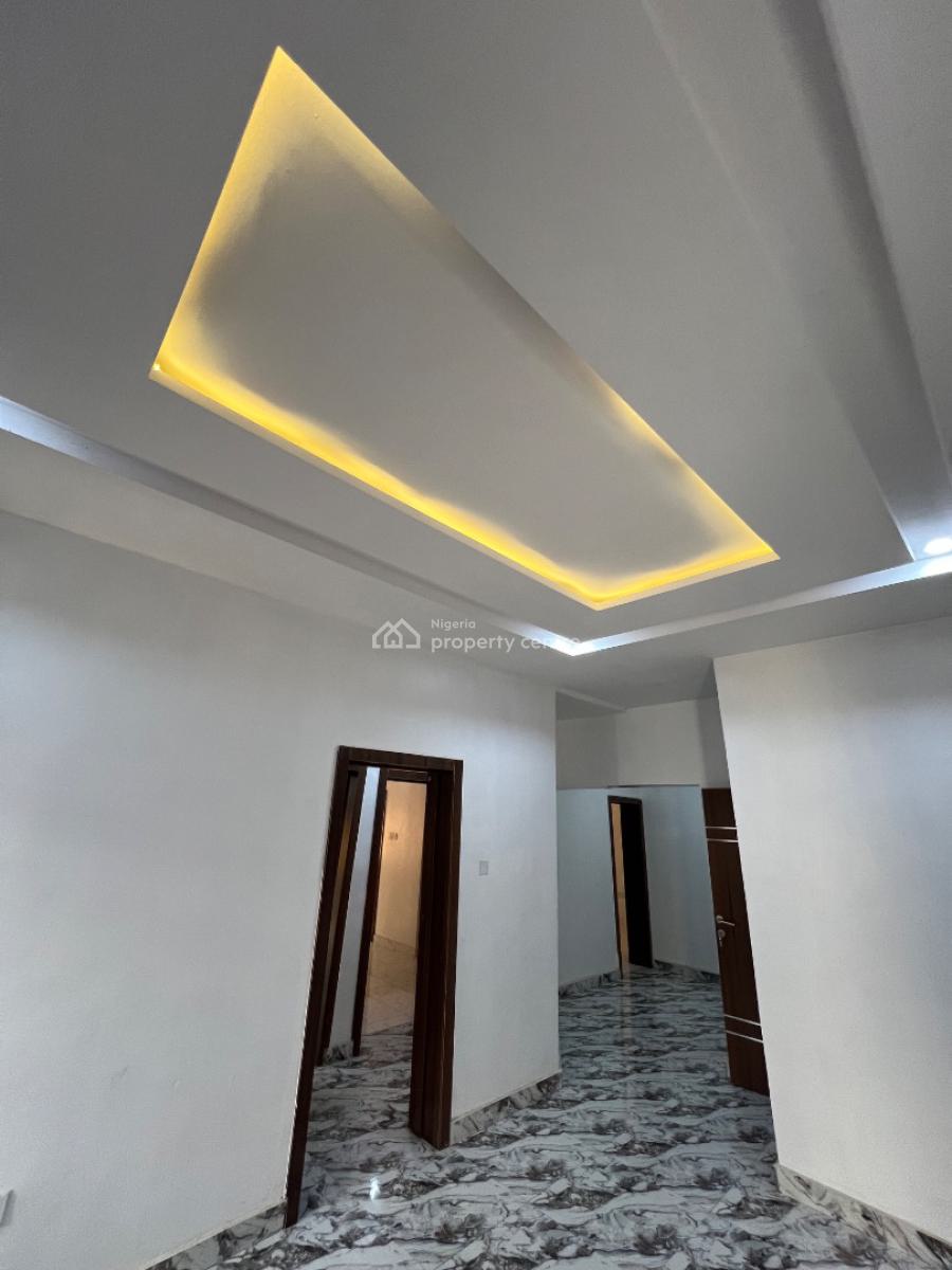 Super-clean 3-bedroom Flat (all Rooms En-suit) in a Secure Estate, Lekki Phase 1, Lekki, Lagos, Flat / Apartment for Rent