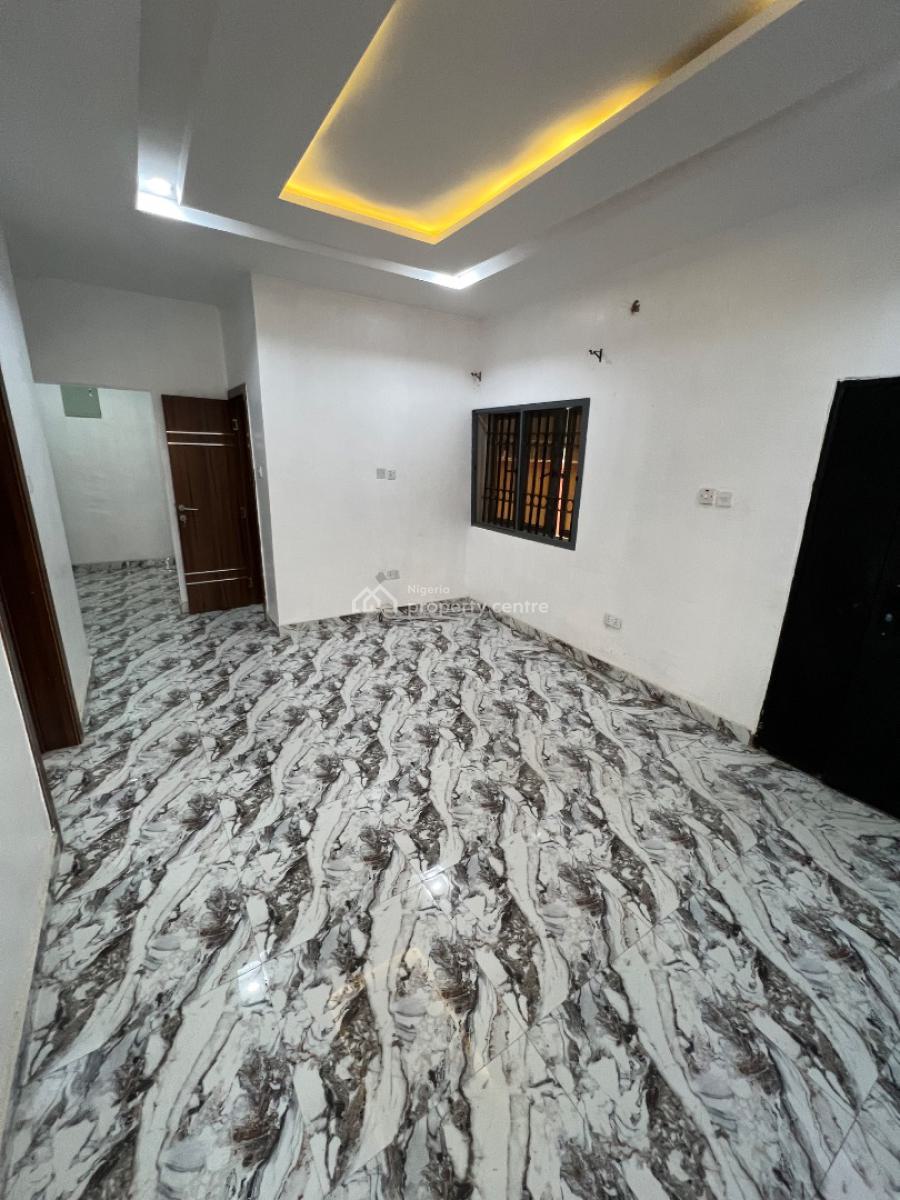 Super-clean 3-bedroom Flat (all Rooms En-suit) in a Secure Estate, Lekki Phase 1, Lekki, Lagos, Flat / Apartment for Rent