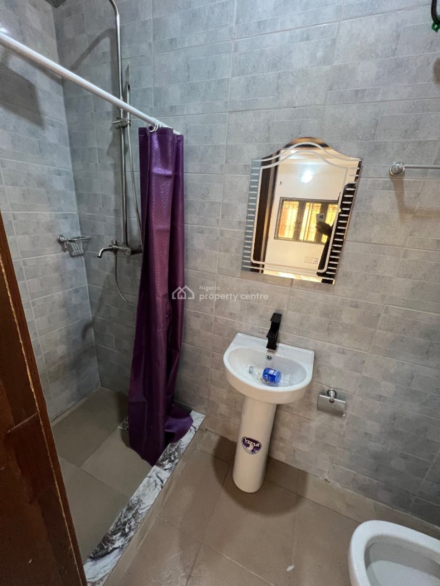 Super-clean 3-bedroom Flat (all Rooms En-suit) in a Secure Estate, Lekki Phase 1, Lekki, Lagos, Flat / Apartment for Rent