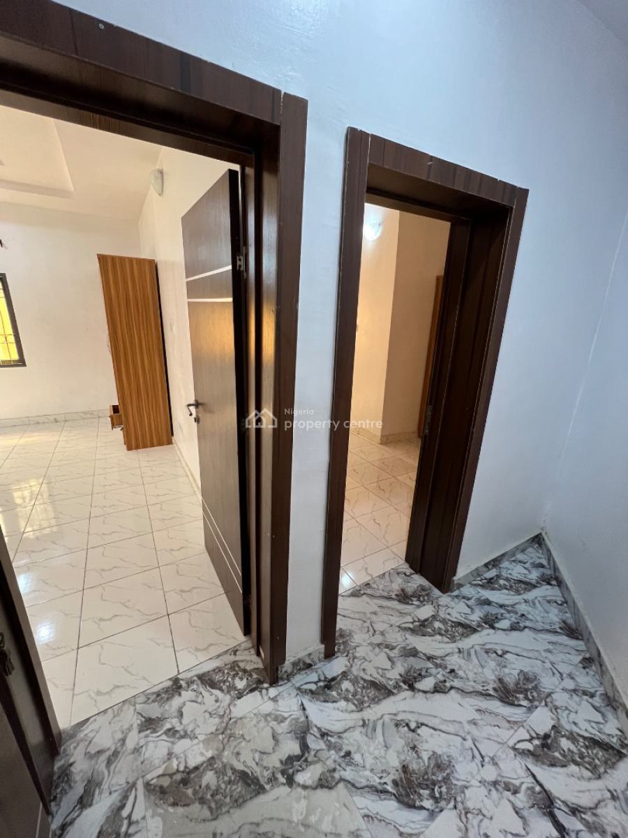 Super-clean 3-bedroom Flat (all Rooms En-suit) in a Secure Estate, Lekki Phase 1, Lekki, Lagos, Flat / Apartment for Rent