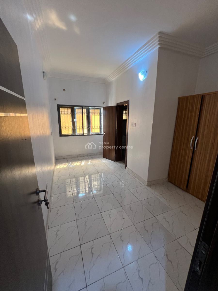 Super-clean 3-bedroom Flat (all Rooms En-suit) in a Secure Estate, Lekki Phase 1, Lekki, Lagos, Flat / Apartment for Rent