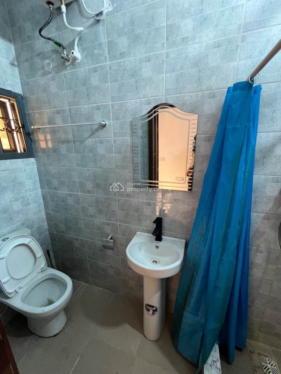 Super-clean 3-bedroom Flat (all Rooms En-suit) in a Secure Estate, Lekki Phase 1, Lekki, Lagos, Flat / Apartment for Rent