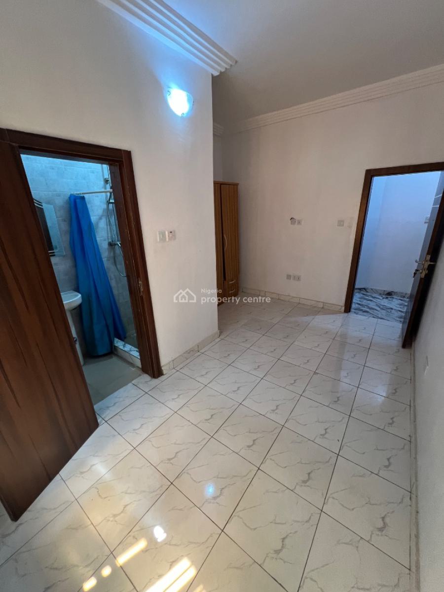 Super-clean 3-bedroom Flat (all Rooms En-suit) in a Secure Estate, Lekki Phase 1, Lekki, Lagos, Flat / Apartment for Rent