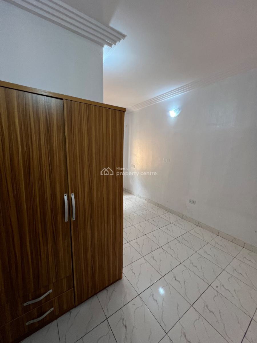 Super-clean 3-bedroom Flat (all Rooms En-suit) in a Secure Estate, Lekki Phase 1, Lekki, Lagos, Flat / Apartment for Rent