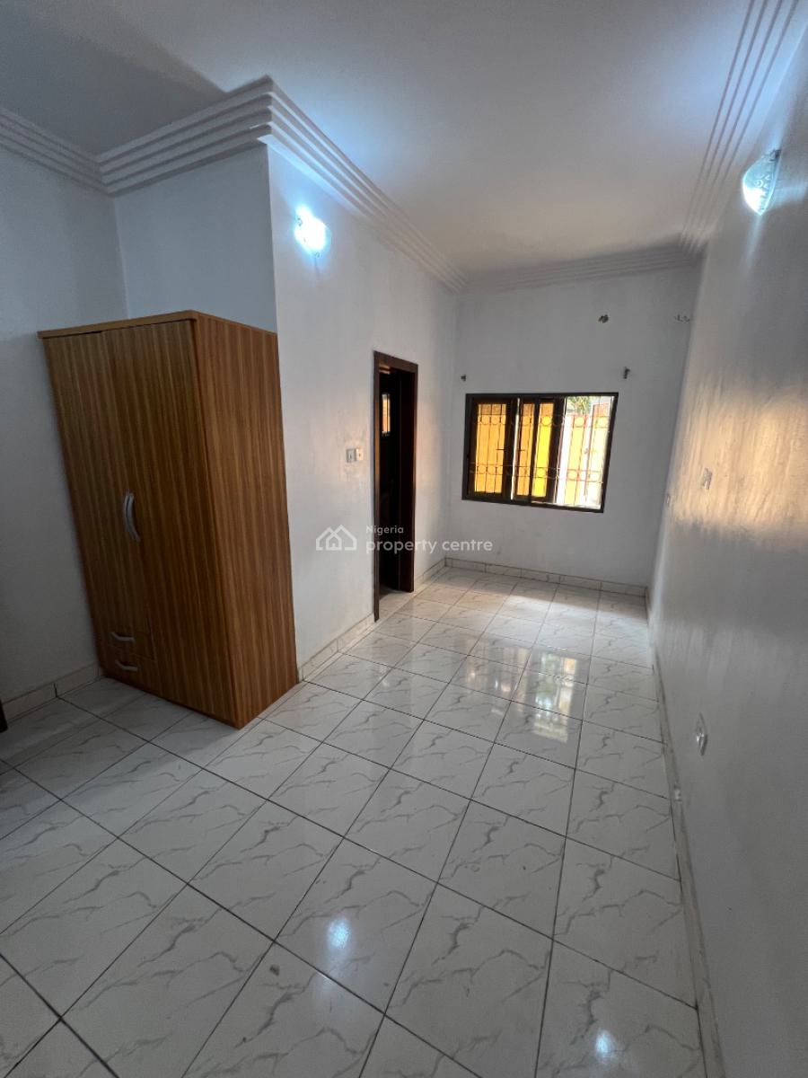Super-clean 3-bedroom Flat (all Rooms En-suit) in a Secure Estate, Lekki Phase 1, Lekki, Lagos, Flat / Apartment for Rent