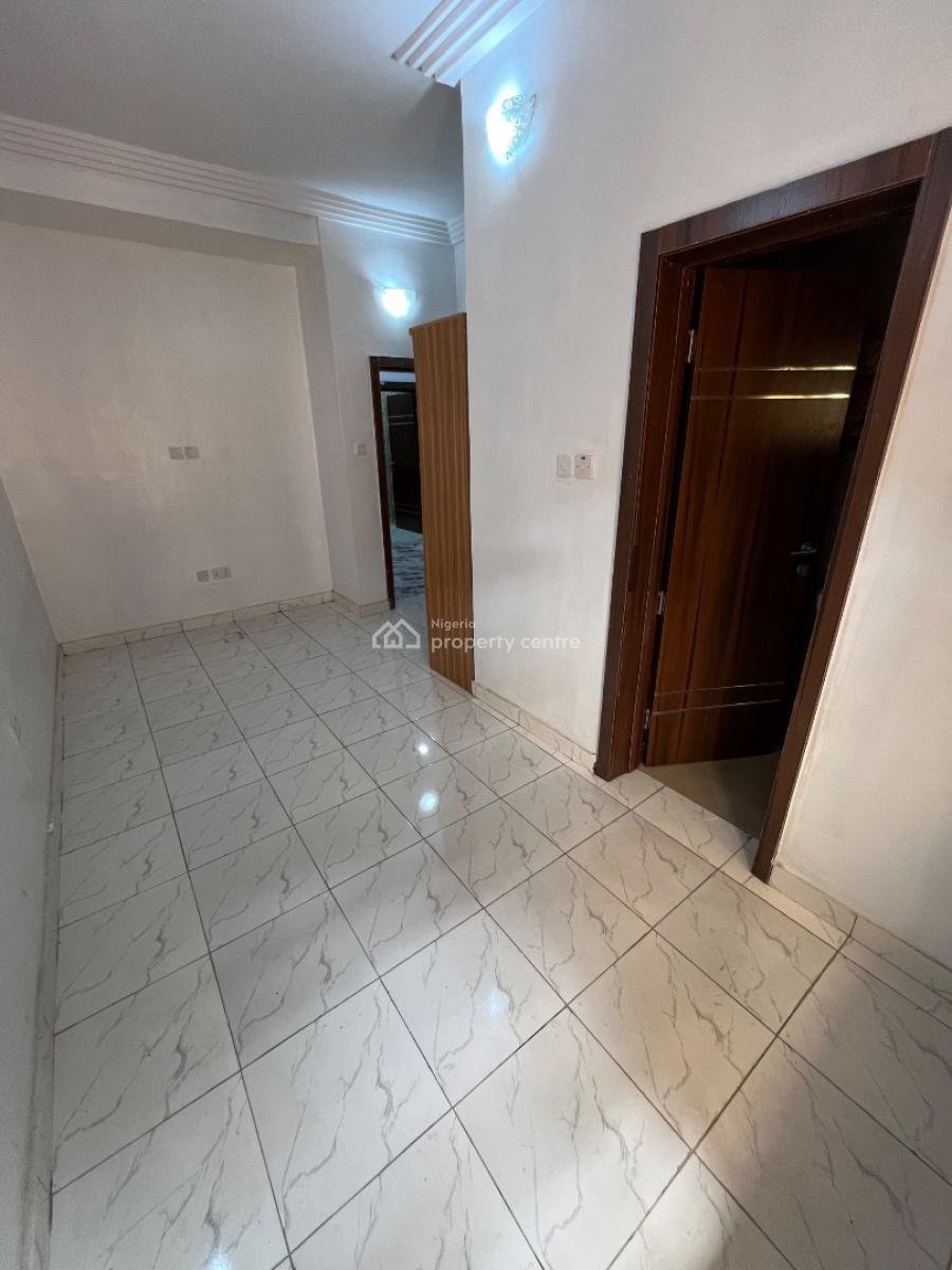 Super-clean 3-bedroom Flat (all Rooms En-suit) in a Secure Estate, Lekki Phase 1, Lekki, Lagos, Flat / Apartment for Rent