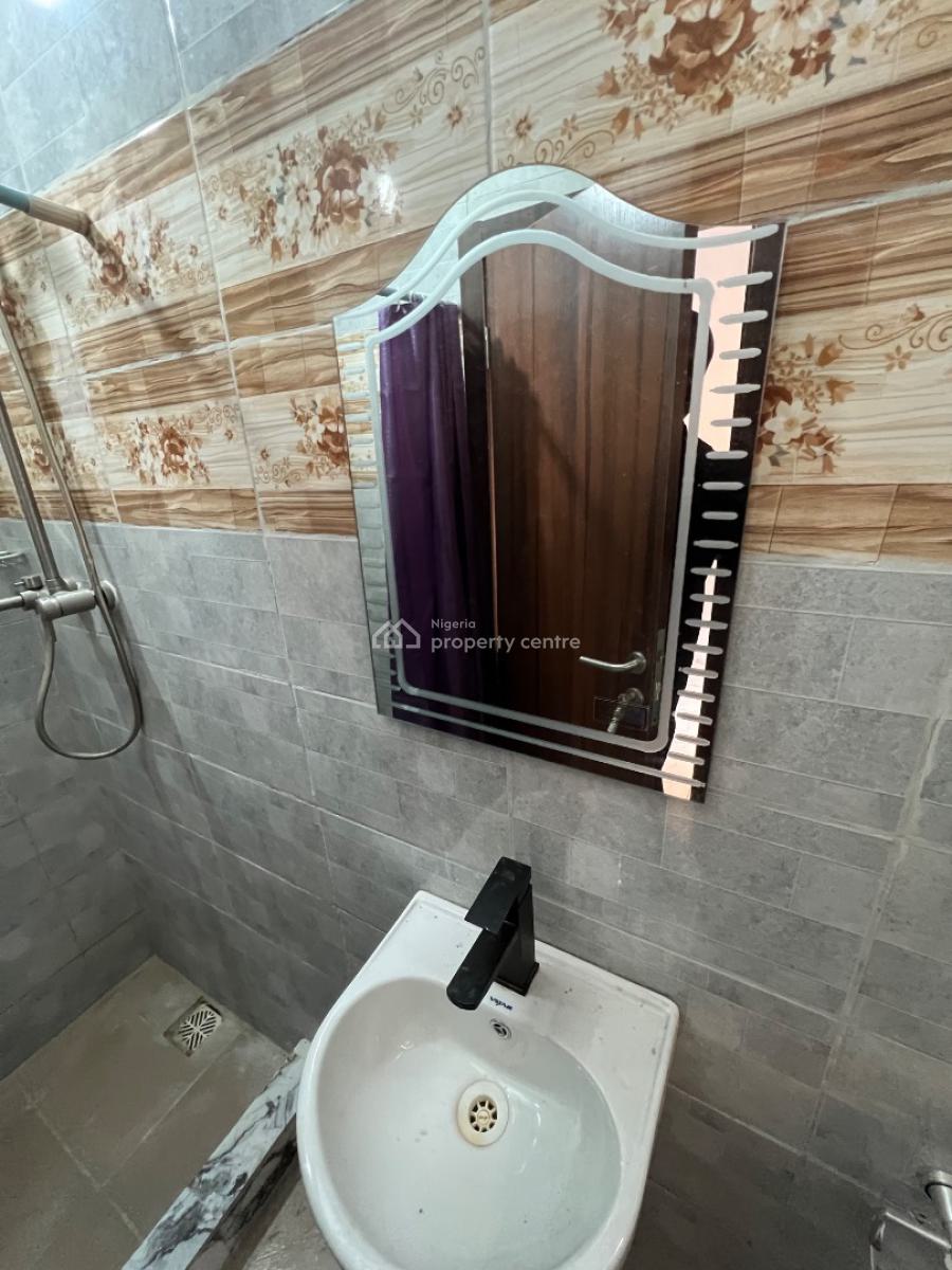 Super-clean 3-bedroom Flat (all Rooms En-suit) in a Secure Estate, Lekki Phase 1, Lekki, Lagos, Flat / Apartment for Rent