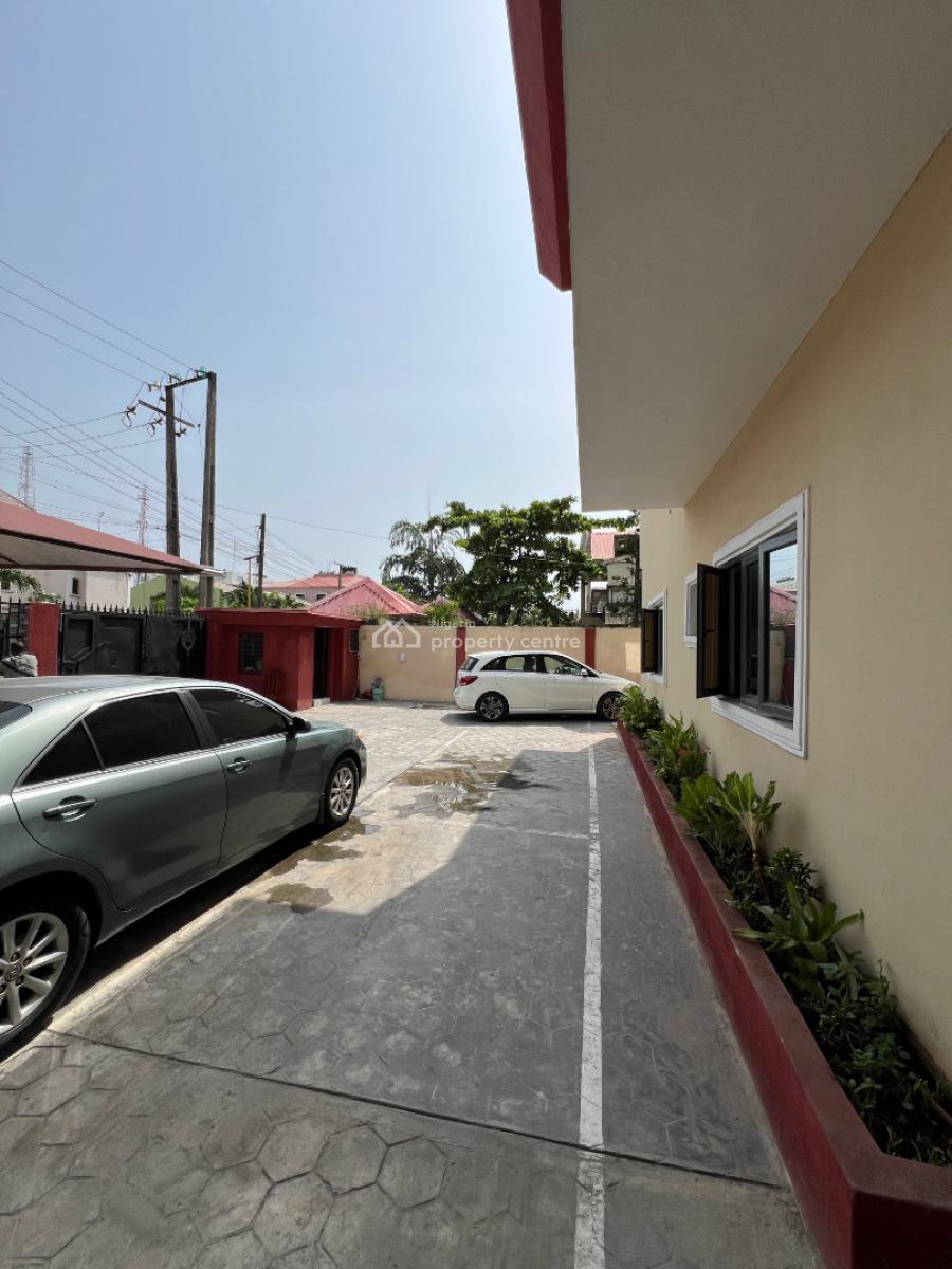 Super-clean 3-bedroom Flat (all Rooms En-suit) in a Secure Estate, Lekki Phase 1, Lekki, Lagos, Flat / Apartment for Rent