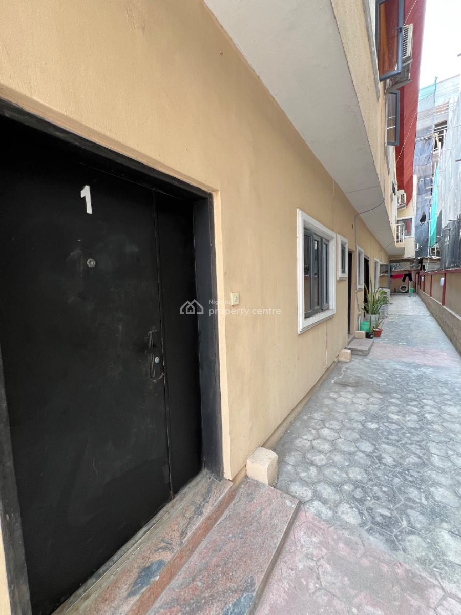 Super-clean 3-bedroom Flat (all Rooms En-suit) in a Secure Estate, Lekki Phase 1, Lekki, Lagos, Flat / Apartment for Rent