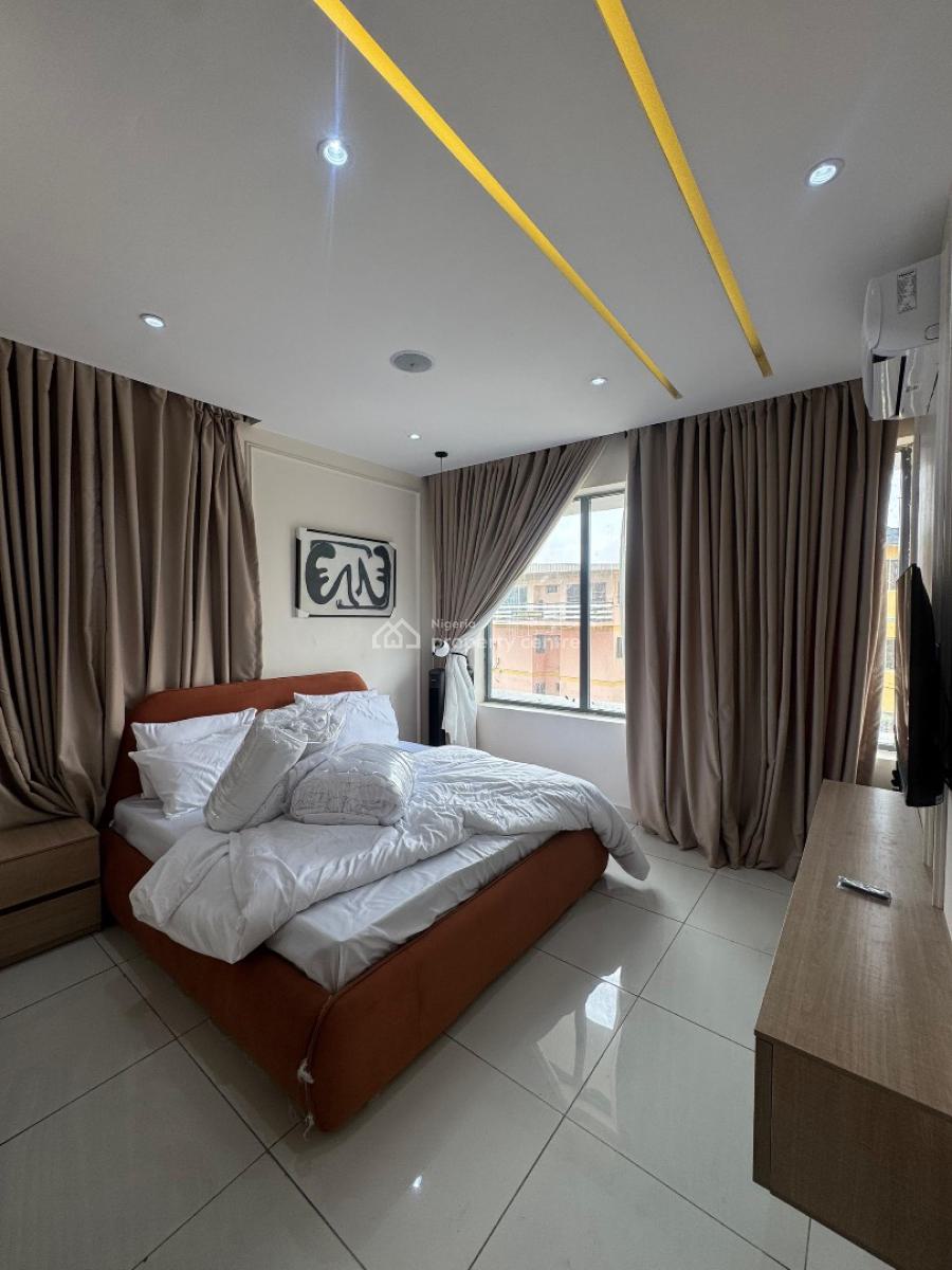 Lovely One Bedroom Apartment Suitable for Investment, Surulere, Lagos, Flat / Apartment for Sale