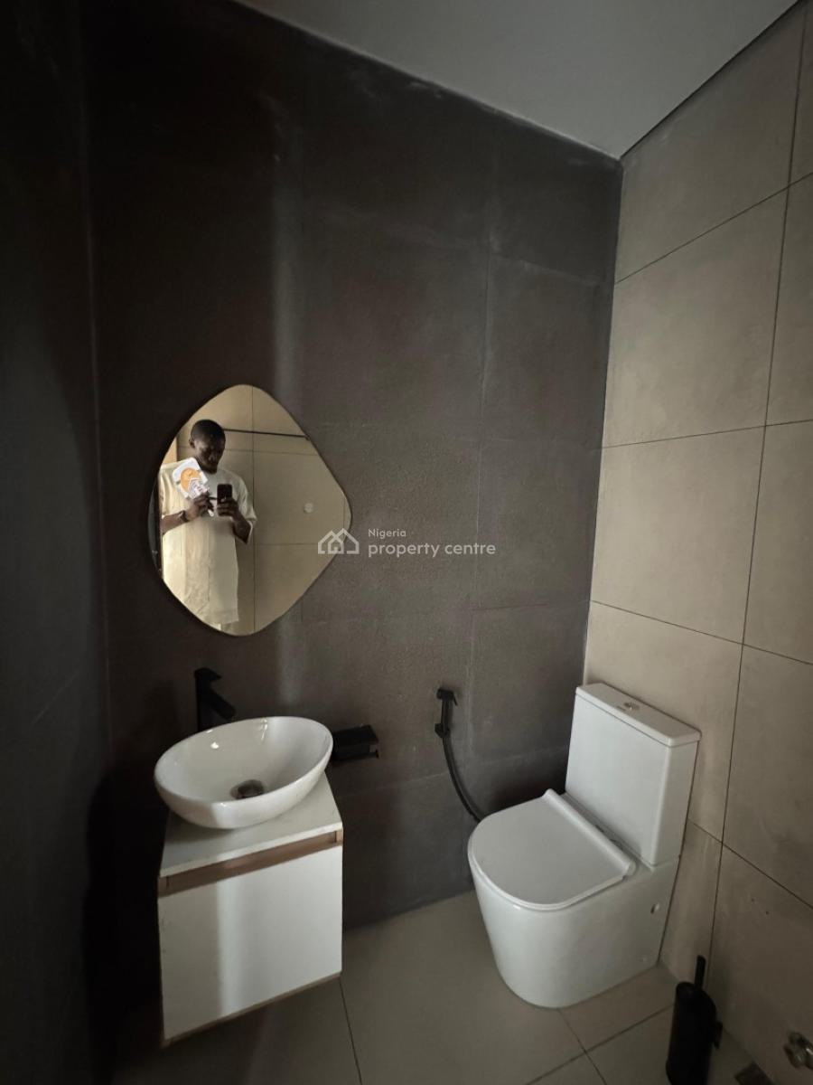 Lovely One Bedroom Apartment Suitable for Investment, Surulere, Lagos, Flat / Apartment for Sale