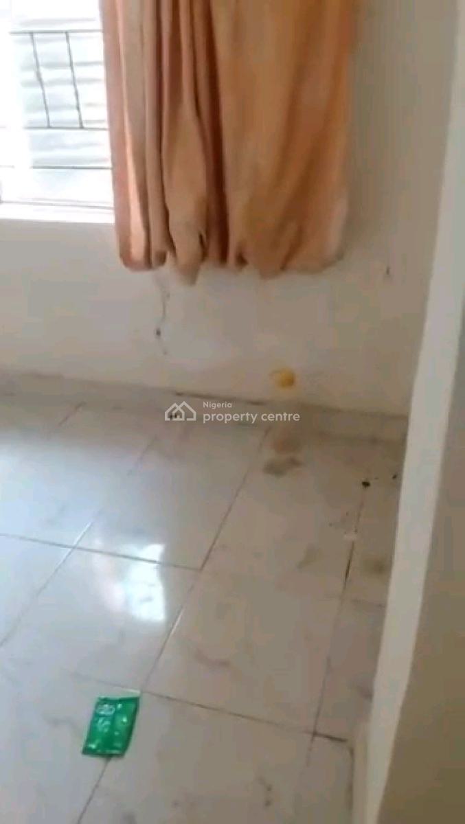 a Portable Descent Clean Miniflat Downstairs with a Wardrobe, Theo Okunusi, Alapere, Ketu, Lagos, Mini Flat (room and Parlour) for Rent