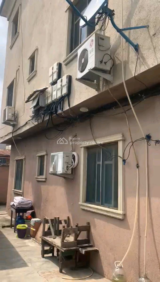 a Lovely and Fantastic 3 Bed Rooms, Akoka, Yaba, Lagos, Flat / Apartment for Rent
