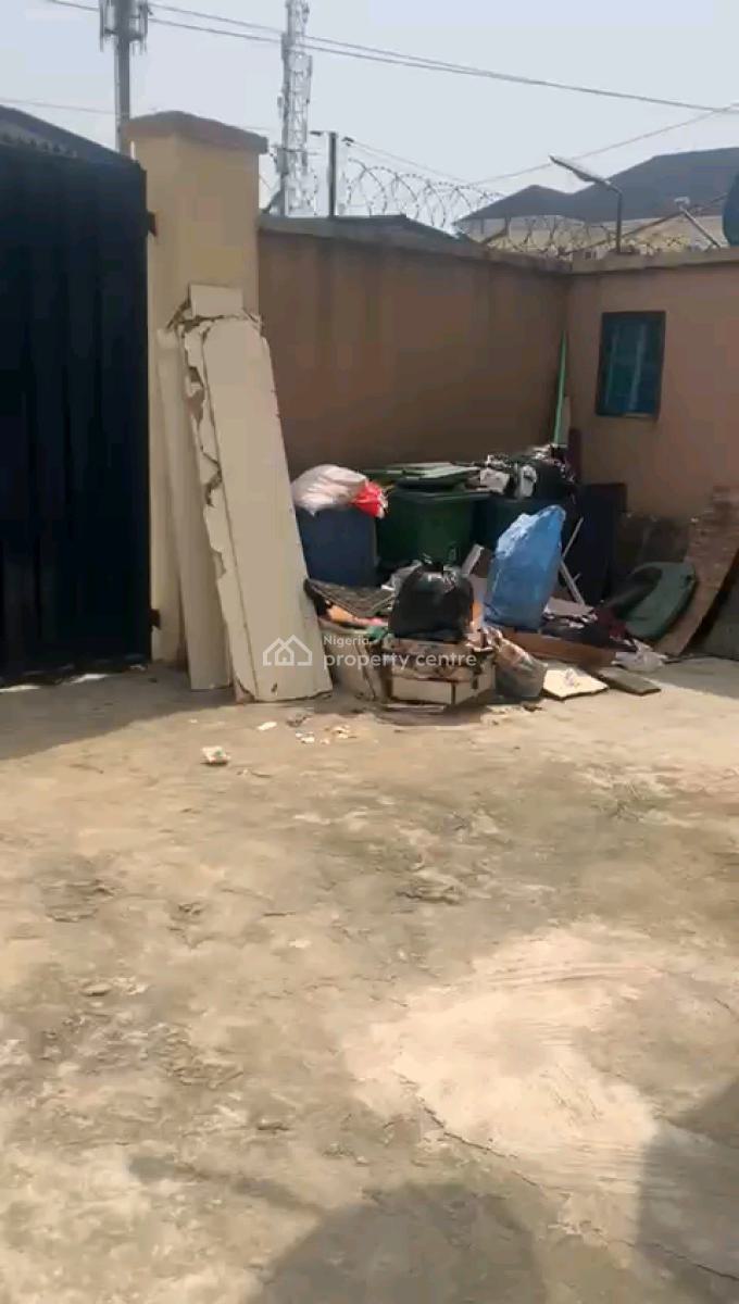 a Lovely and Fantastic 3 Bed Rooms, Akoka, Yaba, Lagos, Flat / Apartment for Rent