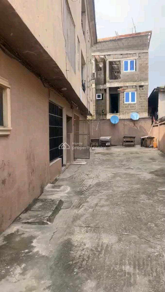 a Lovely and Fantastic 3 Bed Rooms, Akoka, Yaba, Lagos, Flat / Apartment for Rent