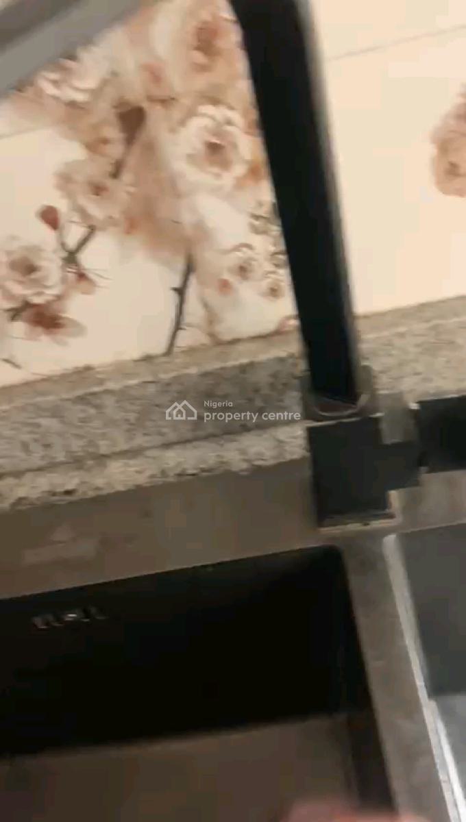 a Lovely and Fantastic 3 Bed Rooms, Akoka, Yaba, Lagos, Flat / Apartment for Rent