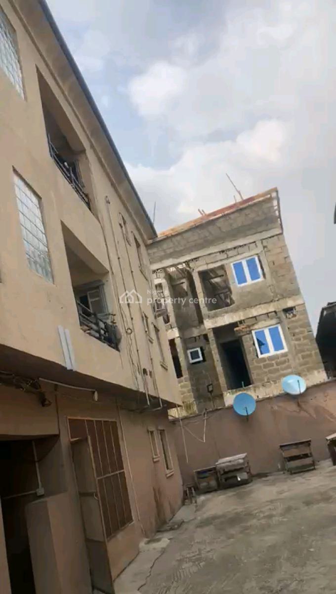 a Lovely and Fantastic 3 Bed Rooms, Akoka, Yaba, Lagos, Flat / Apartment for Rent