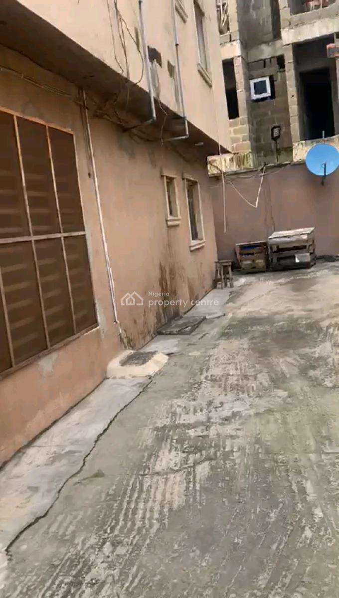 a Lovely and Fantastic 3 Bed Rooms, Akoka, Yaba, Lagos, Flat / Apartment for Rent