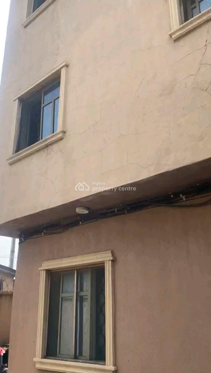 a Lovely and Fantastic 3 Bed Rooms, Akoka, Yaba, Lagos, Flat / Apartment for Rent