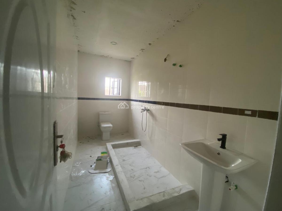 Spacious 3 Bedrooms Penthouse, Ikota, Lekki, Lagos, Flat / Apartment for Rent